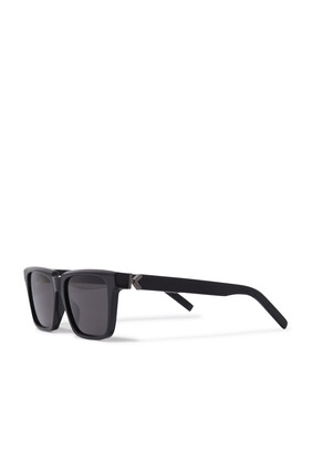 نظارات شمسية بإطار أسود شفاف